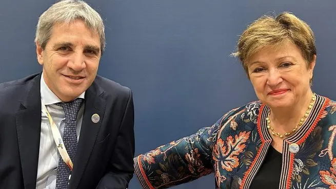 Luis Caputo se reunió con Kristalina Georgieva en Brasil