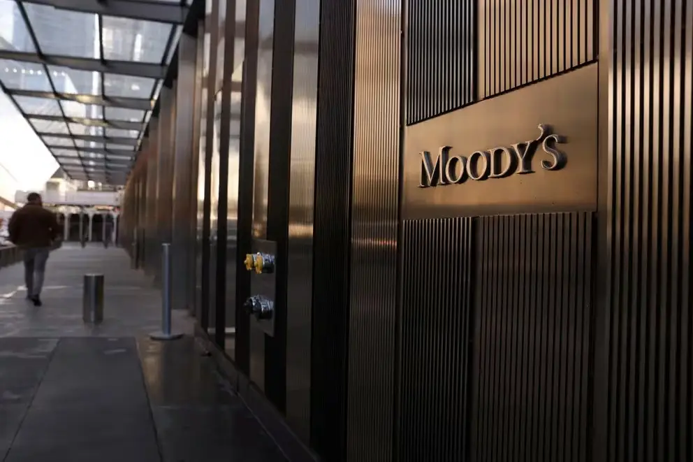 El vicepresidente de Moody’s aseguró que el mercado ve difícil que Argentina cumpla con sus pagos de deuda