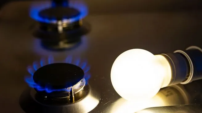 Efecto recesión: demanda de luz, gas y agua se hundió 11,1% mensual en junio y tocó mínimos desde 2020