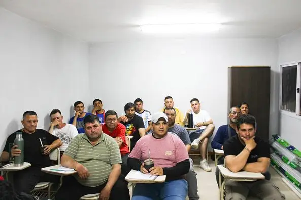 Los Ulluneros se Capacitan en Oficios para un Futuro Laboral Brillante 