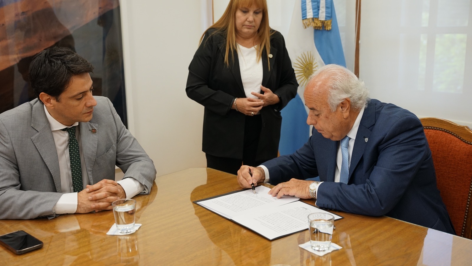 CORTE FIRMÓ UN CONVENIO CON EL FORO DE ABOGADOS