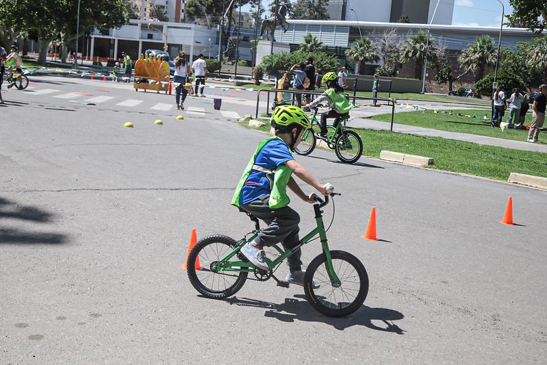 ESCUELA DE BICICLETAS PARA LOS NIÑOS