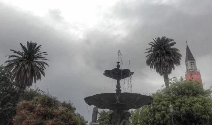 Martes inestable en San Juan: lluvias, tormentas y descenso de temperatura