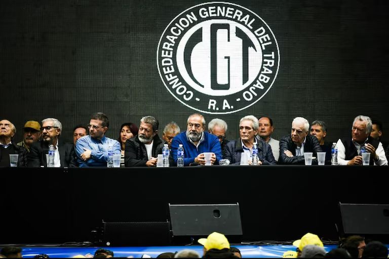 La CGT llega a su punto máximo de ebullición interna y surge el “modelo Ubaldini” para elegir a su futuro líder