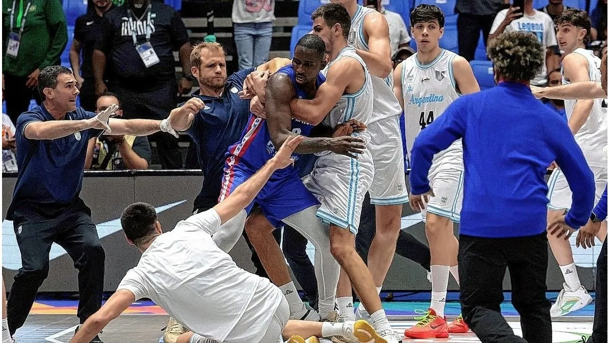 Trifulca y sanción para Argentina en Copa América de Básquet