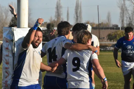 Universitario inicia su sueño de playoffs en el Regional Cuyano