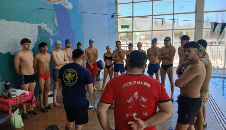Futuros guardavidas se capacitan en buceo y abordaje comunitario