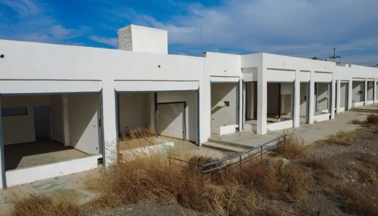 Complejo comercial de Rawson quedó en el abandono tras años de robos y vandalismo