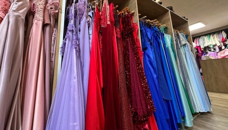 Fiestas de egresados: cuánto cuesta alquilar vestidos y trajes en San Juan