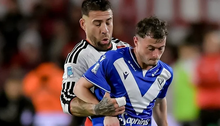 River dejó escapar una ventaja de dos goles y Vélez le empató 2-2