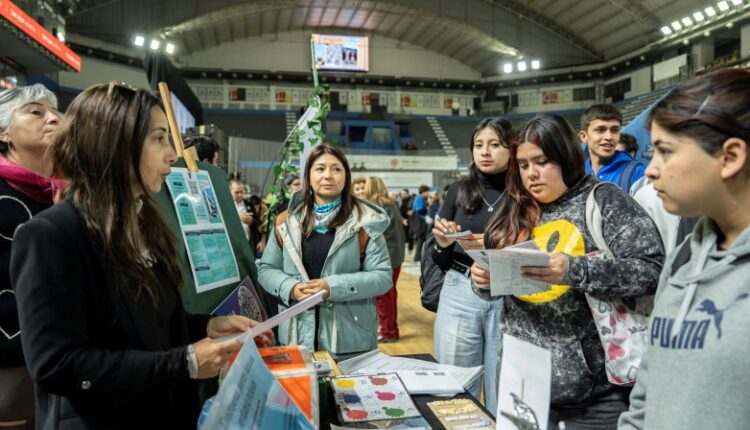 San Juan inicia la Semana de la Educación Superior con una gran feria de carreras