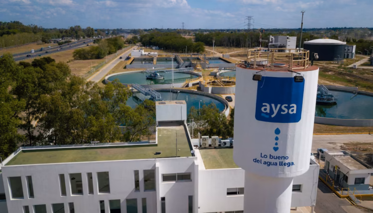 El Gobierno analiza postergar el plazo para la privatización de AySA: quiénes son los principales interesados