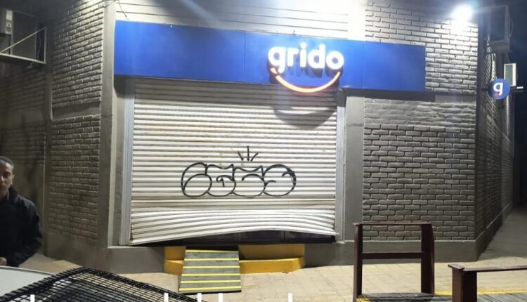 Intentó robar una heladería en Chimbas y terminó detenido con la caja registradora