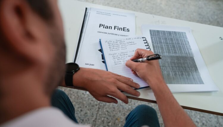 San Juan abrió la inscripción al Plan FinEs: los requisitos y líneas disponibles para terminar el secundario