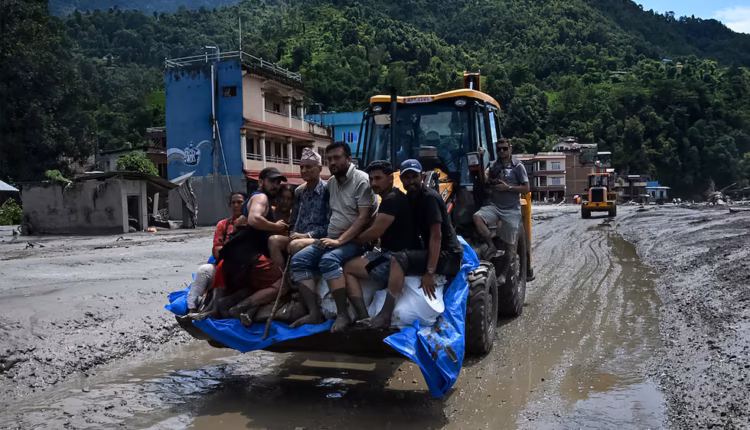 El día después de la avalancha de agua y barro