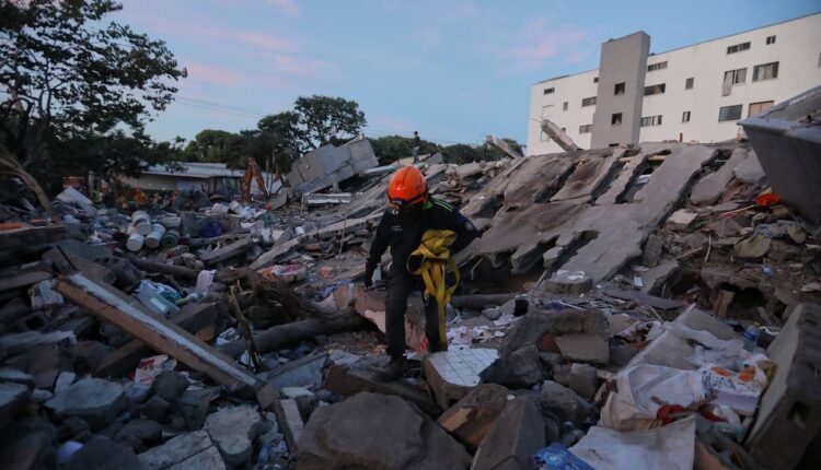 A casi una semana del terremoto en Colombia, buscan a 143 desaparecidos entre los escombros