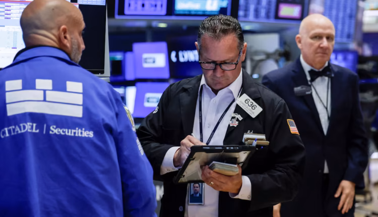 Mercados: el riesgo país argentino baja por segundo día consecutivo y regresa a los 500 puntos básicos