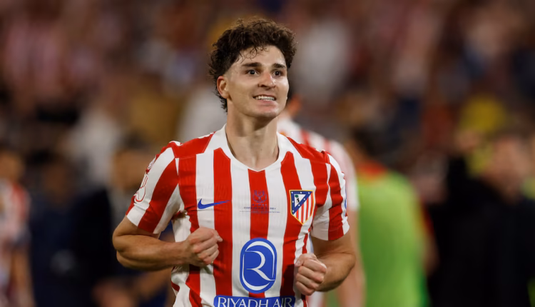 Aseguran que el Atlético Madrid aceptó transferir a Julián Álvarez a un club de la Premier: el contrapunto con el argentino