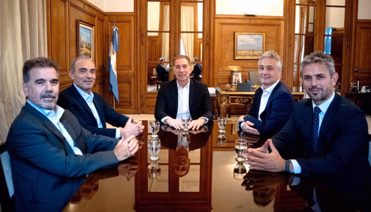 Reunión PRO-LLA en Casa Rosada: los delegados de Karina Milei y Mauricio Macri crearon una mesa política conjunta y acercan posiciones para el 2027