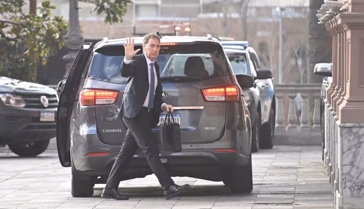 Javier Milei volvió a la actividad en la Casa Rosada: encabezó una reunión de Gabinete y negó que haya una crisis de morosidad