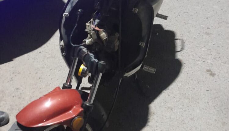 Lo sorprendieron con una moto y terminó detenido: tiene 17 años