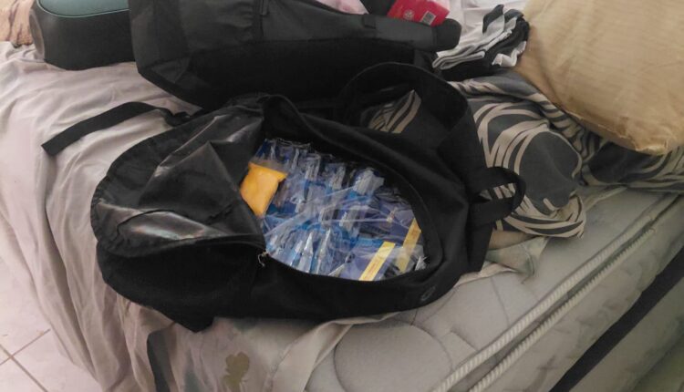 Atrapan a un delincuente en pleno robo dentro de una casa en el Barrio Olivares de Natania