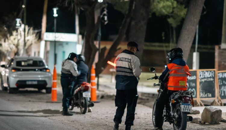 La Policía reforzó los controles preventivos durante la tarde y noche en distintos sectores de San Juan