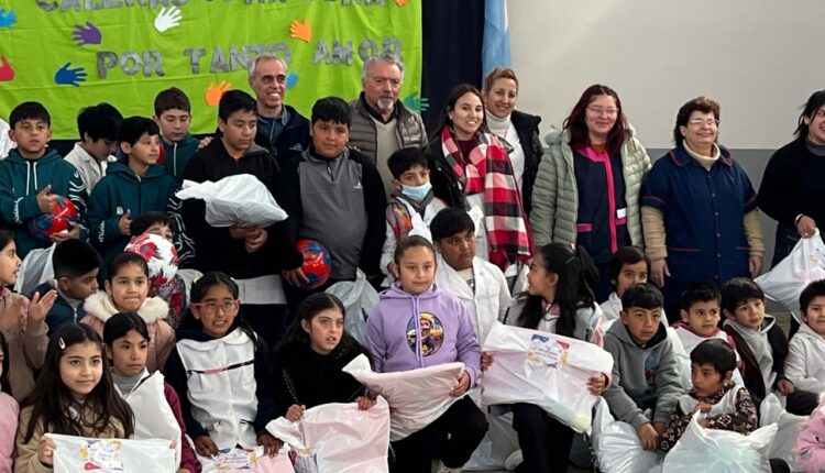 Caleras San Juan celebró el Día del Niño en escuelas rurales de Sarmiento y reforzó su compromiso con la educación