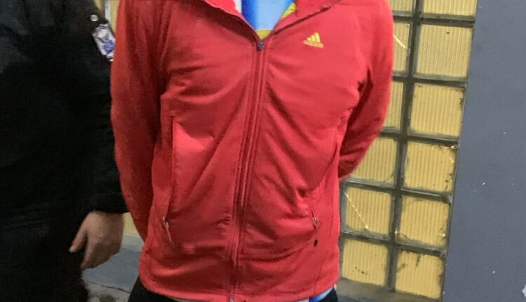 Detuvieron a un joven tras un robo en un auto en Santa Lucía