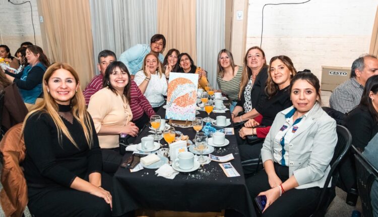 Con una tarde de té y recreación, la Ciudad homenajeó a docentes de Educación Especial