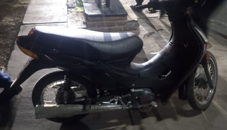 Pocito: detuvieron a una joven de 18 años con una moto que había sido robada de la vía pública