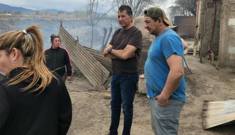 “Perdieron absolutamente todo”: el intendente Aballay y su desolador balance de los incendios en Pocito