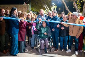 Rivadavia inauguró nuevas veredas e iluminación LED en La Bebida Rivadavia inauguró nuevas veredas e iluminación LED en La Bebida