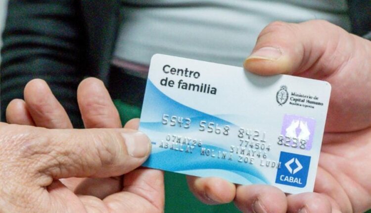 Entrega de vouchers para Centros de Familia