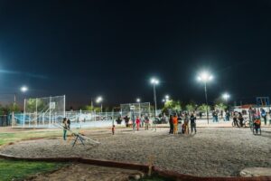 Rawson transformó un espacio abandonado en un polideportivo e inauguró un playón con el nombre de Lionel Messi