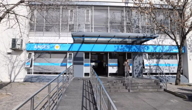ANSES: quiénes cobran jubilaciones, AUH y asignaciones este viernes 28 de agosto