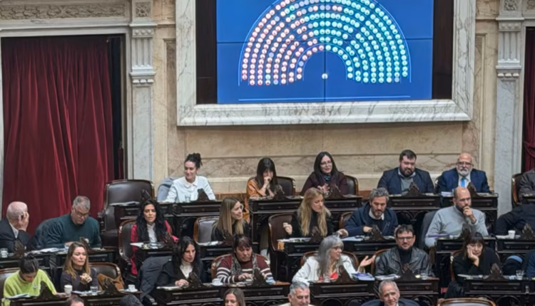Diputados de la oposición piden interpelar a Luis Caputo por el uso de fondos destinados a mantener las rutas