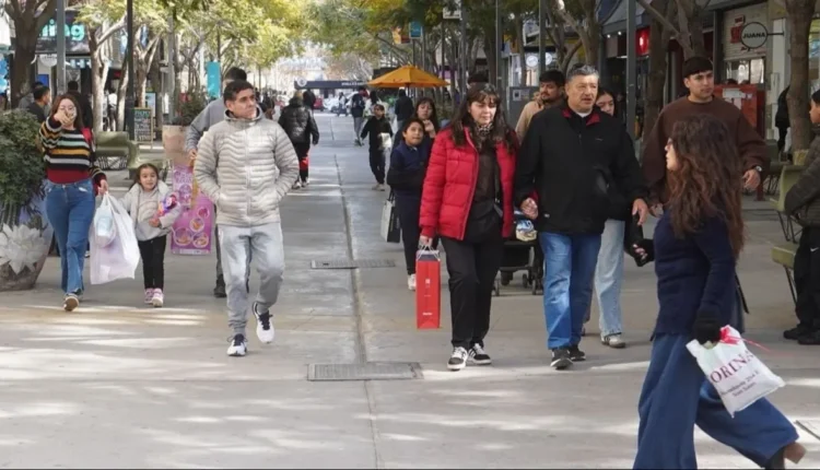 Alerta en el comercio sanjuanino: la caída del salario dispara la morosidad y recorta los planes en cuotas