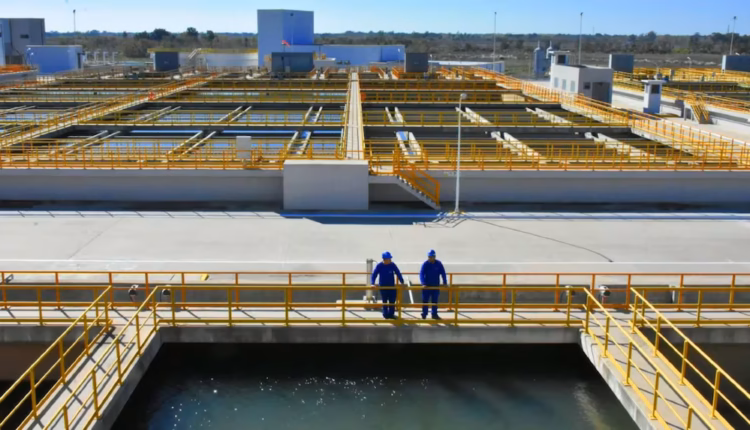 El Gobierno oficializó la extensión del plazo para privatizar Aysa: las nuevas fechas