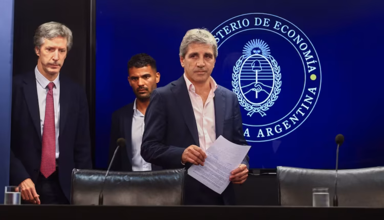 El Tesoro y el Banco Central refuerzan una estrategia coordinada para evitar que el dólar supere los 00