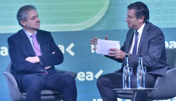 El viceministro de Economía adelantó que el Banco Central comprará otros US.000 millones antes de las elecciones