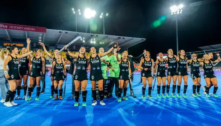 ¡Las Leonas en lo más alto del mundo! Argentina venció a Países Bajos en los penales y bordó su tercera estrella