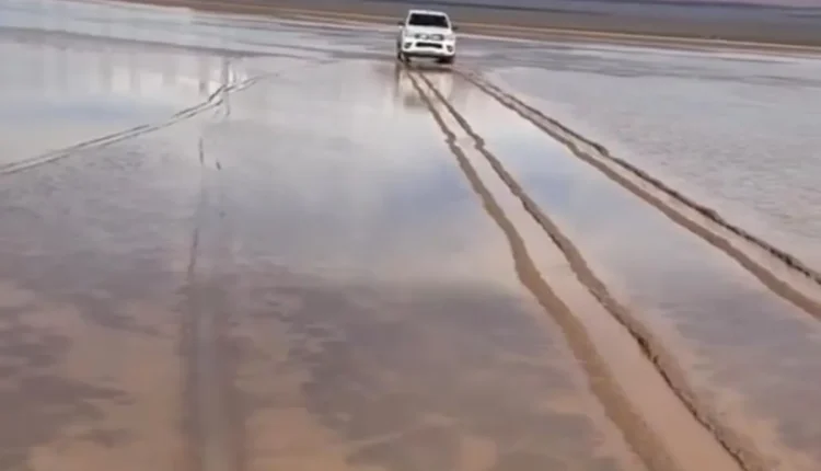 Una camioneta quedó varada en un sector protegido de la Pampa del Leoncito y complica su propio rescate