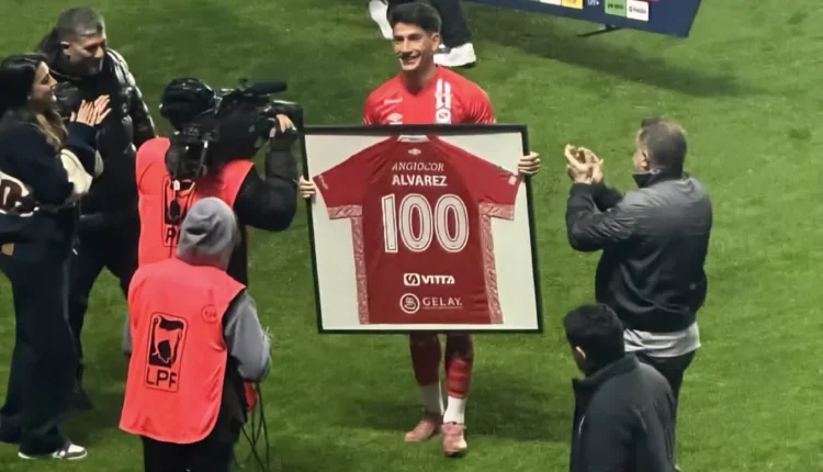 Orgullo sanjuanino en La Paternal: Francisco Álvarez llegó a los 100 partidos y Argentinos lo homenajeó
