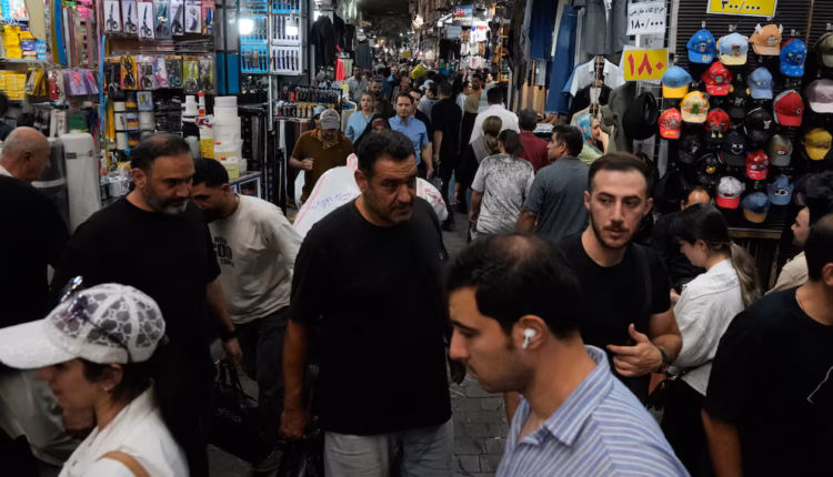 Los iraníes sienten el rigor de la guerra bajo la opresión y la intransigencia del régimen: “La gente no va a poder seguir viviendo así”