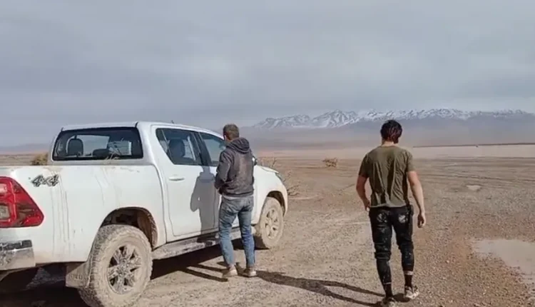 Daño en la Pampa del Leoncito: el conductor mendocino declaró, alegó desconocimiento y la camioneta seguirá enterrada