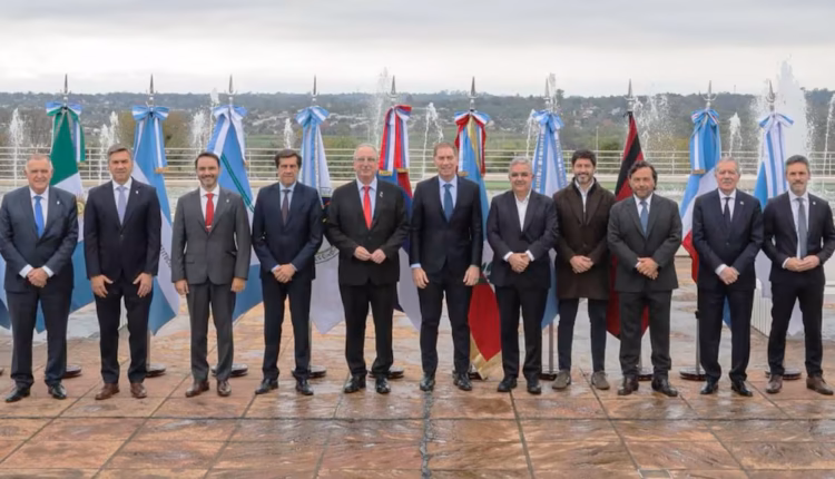 El Ejecutivo se reúne con los gobernadores del Norte Grande para negociar un régimen para las tarifas eléctricas en zonas cálidas