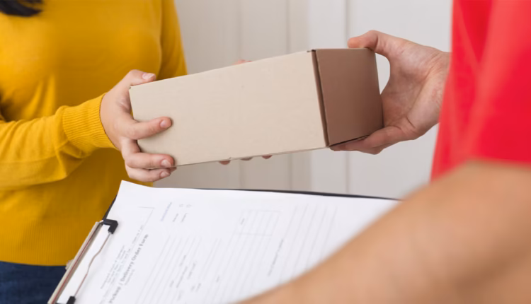 Compras en el exterior: el uso del servicio puerta a puerta creció casi 84% en lo que va del año y ya se acerca al total de 2025