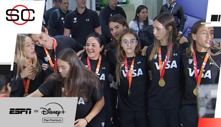 Las Leonas llegaron a la Argentina tras ganar el Mundial de hockey: “Un sueño hecho realidad”