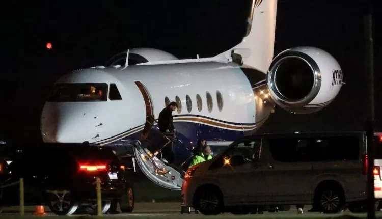 Messi permanece junto a su familia en su casa en Funes y viajará hacia EE. UU. este martes por la noche